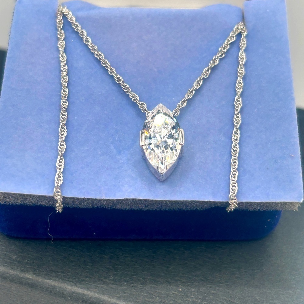 Vintage Avon CZ Marquise Silver Necklace Sparkling Pendant​​​​​ - Picture 5 of 12